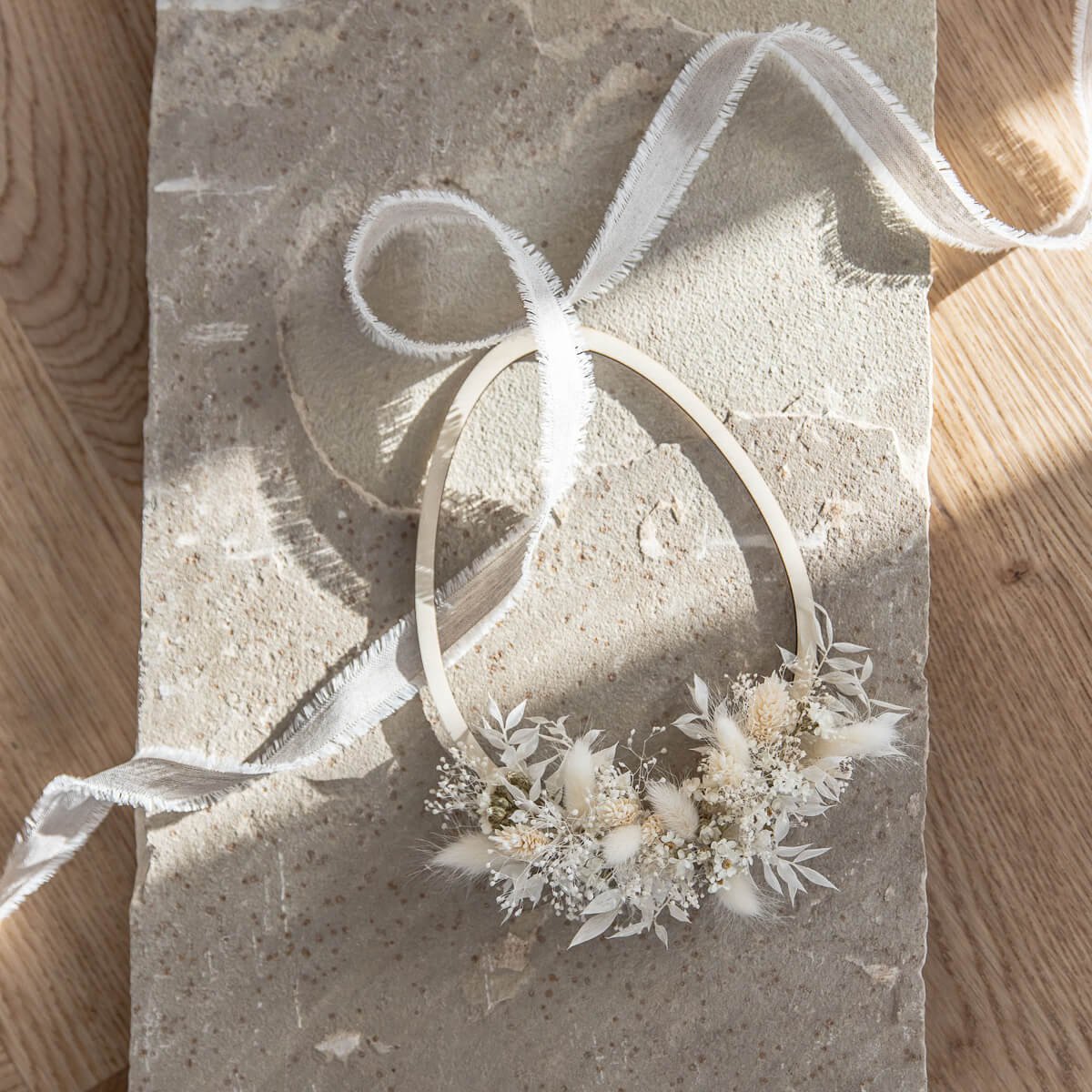 Trockenblumenkranz Osterei aus Holz