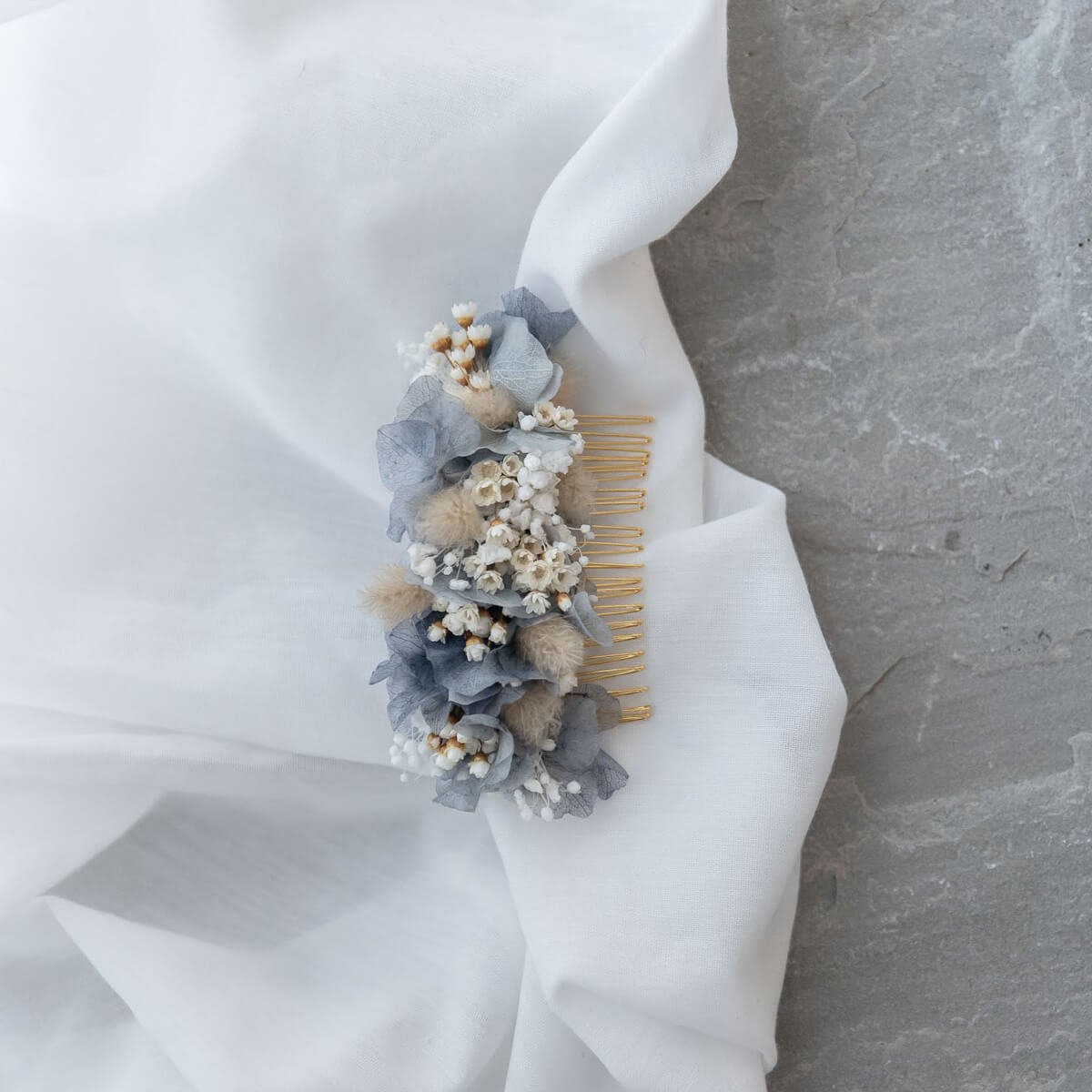 Haarkamm Trockenblumen blau beige Hortensie
