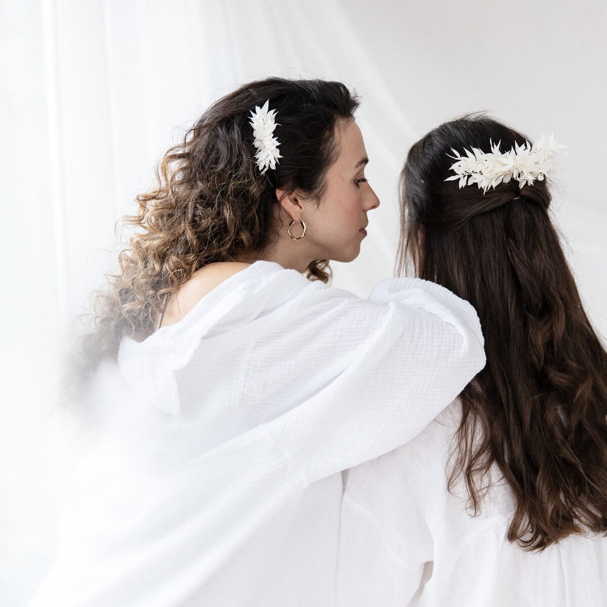 Haarkamm Trockenblumen weiß Ruskus