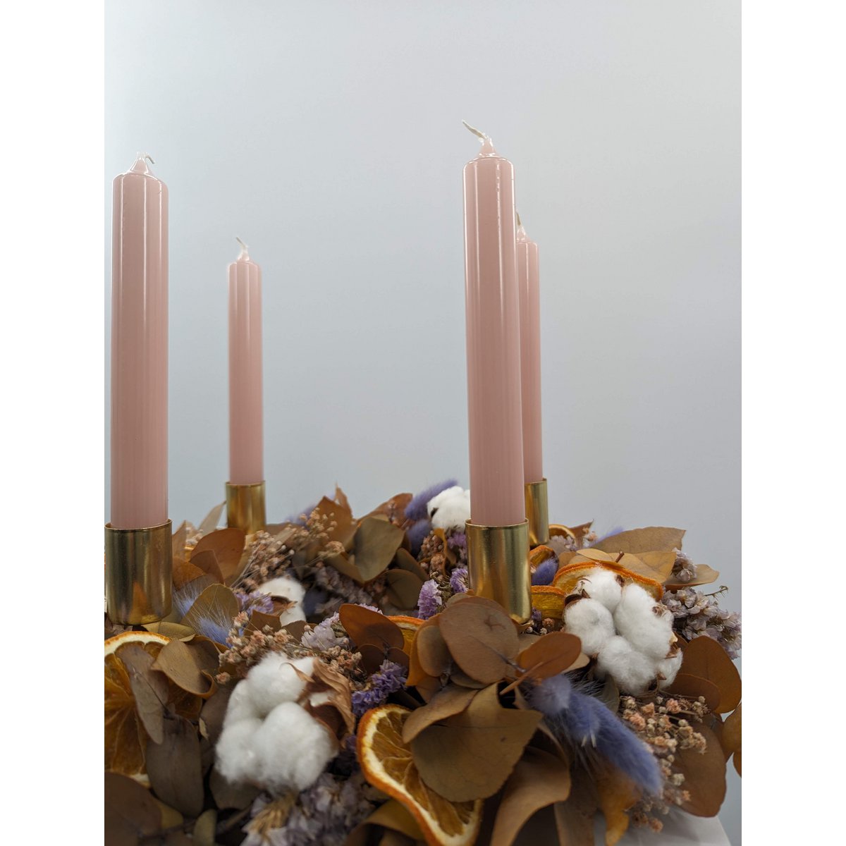 Herbstlicher Zauber: Dein Trockenblumen-Adventskranz in Braun-Lila