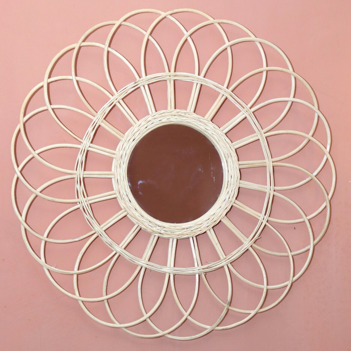 Rattanspiegel 58 cm | Handgefertigter Boho-Wandspiegel MAGUWO